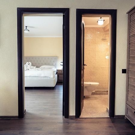London Apartments Vaslui Extérieur photo