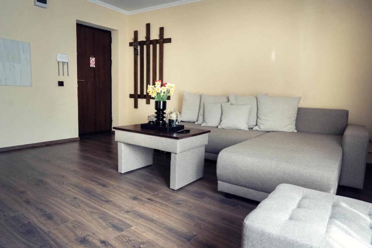 London Apartments Vaslui Extérieur photo