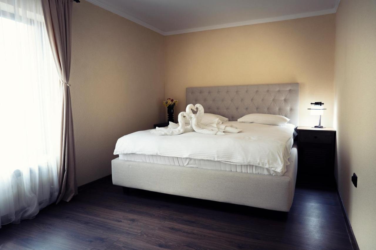 London Apartments Vaslui Extérieur photo